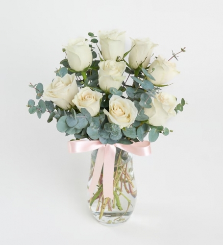 Vazoda 9 Beyaz Gül Aranjmanı